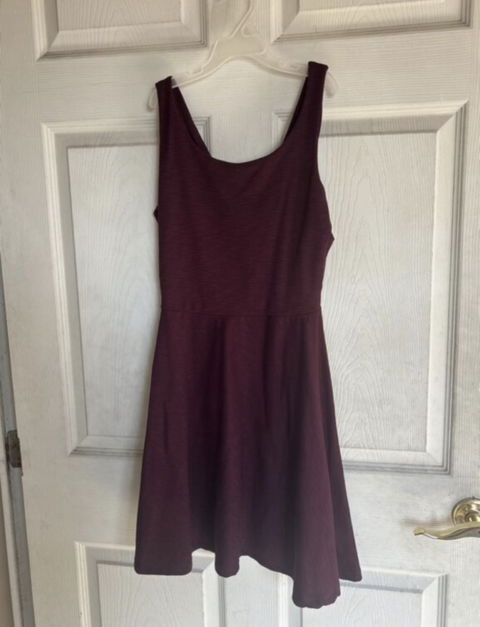 Vestido casual Pull&Bear color burdeos talla S