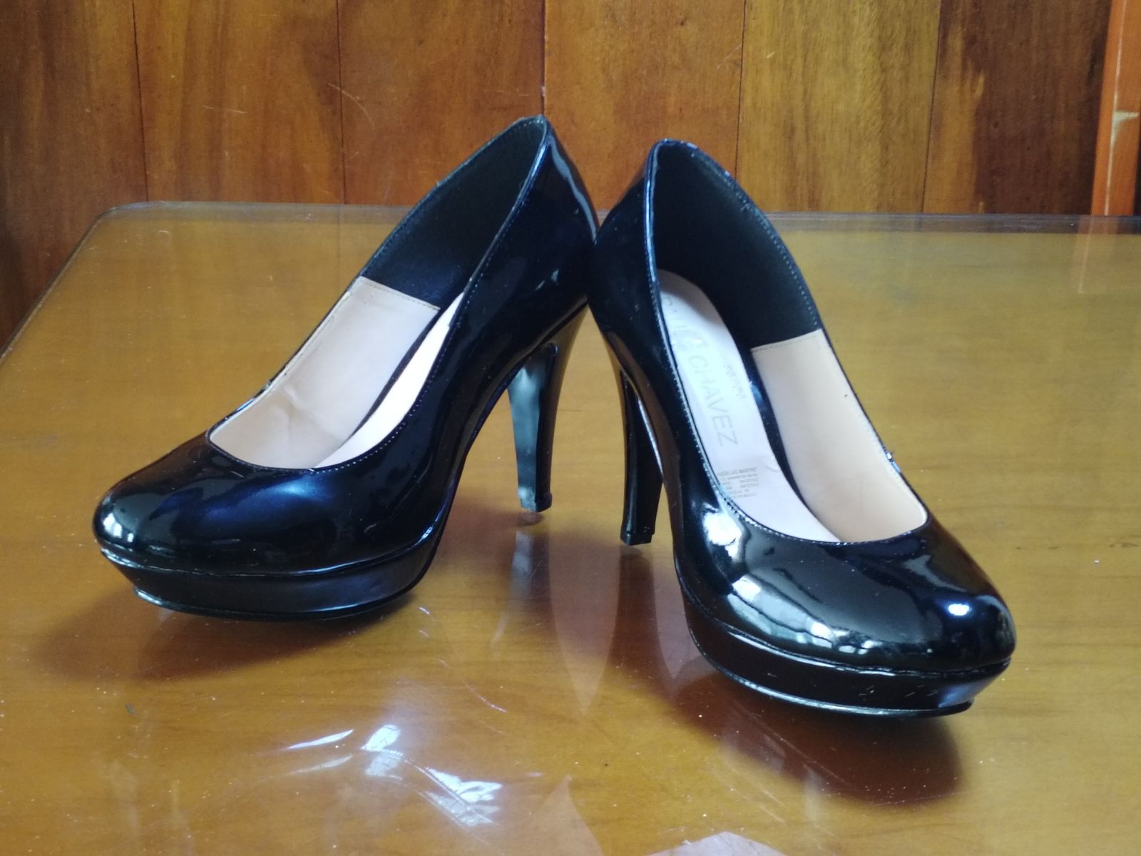 Zapatillas Negras de Charol