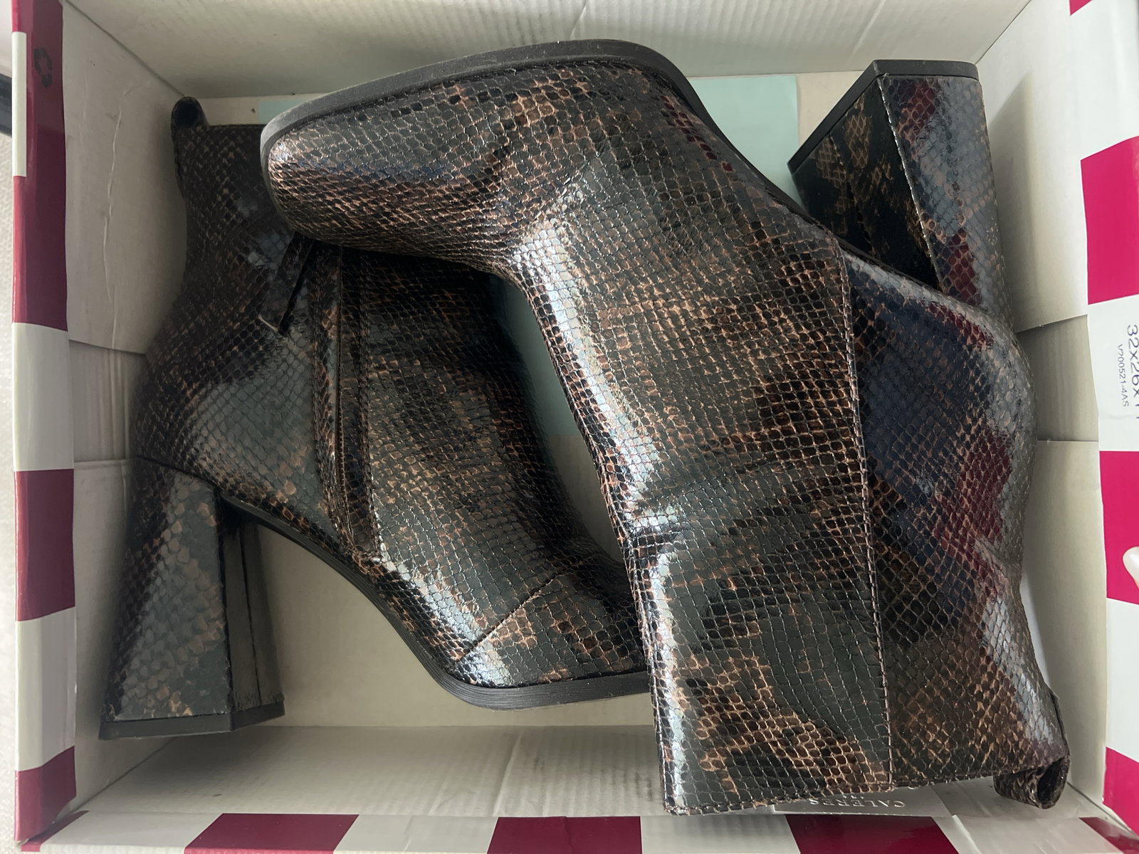 Botas Sam Edelman animal print café y negro, talla 24.5