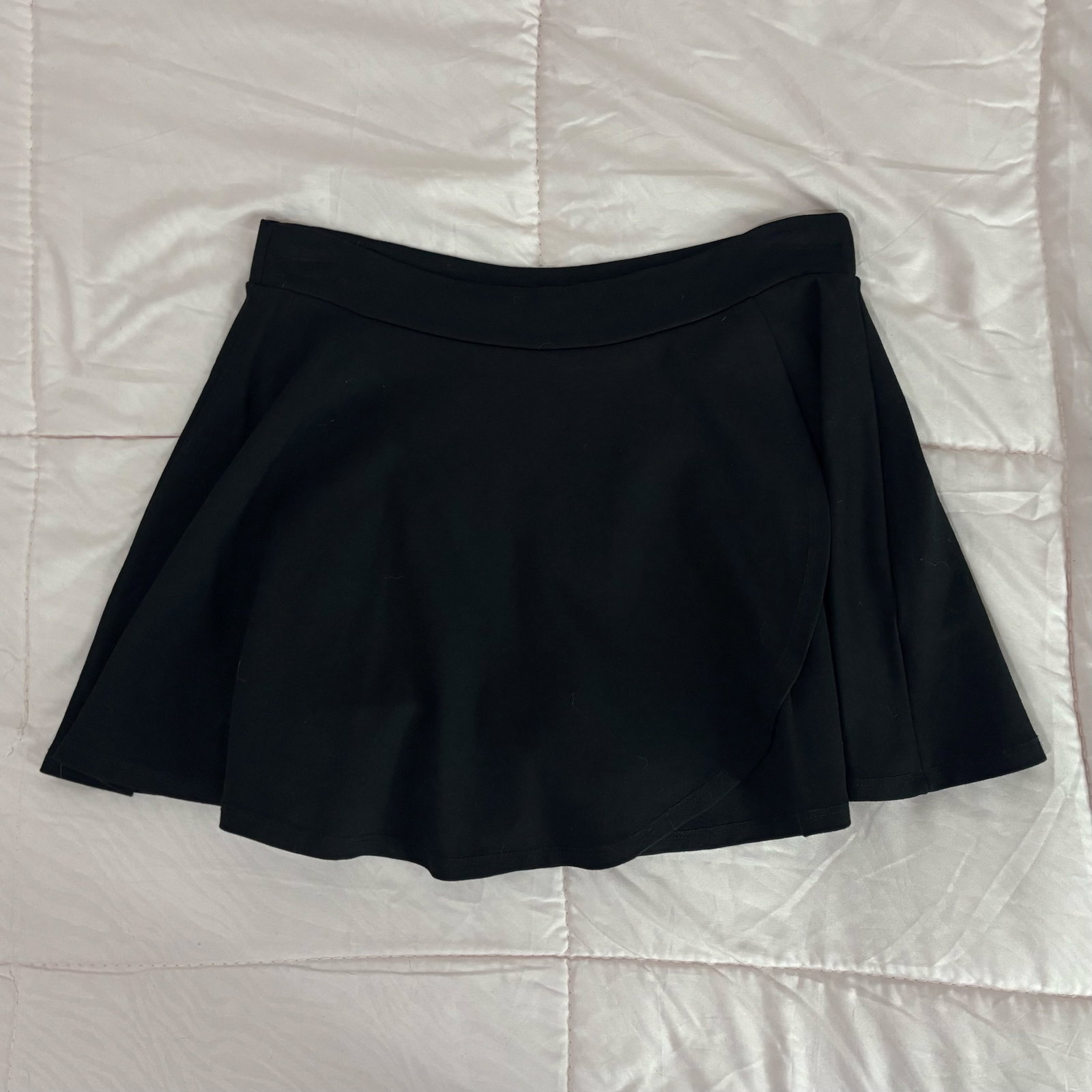 Falda con Short Negra en Excelente Estado