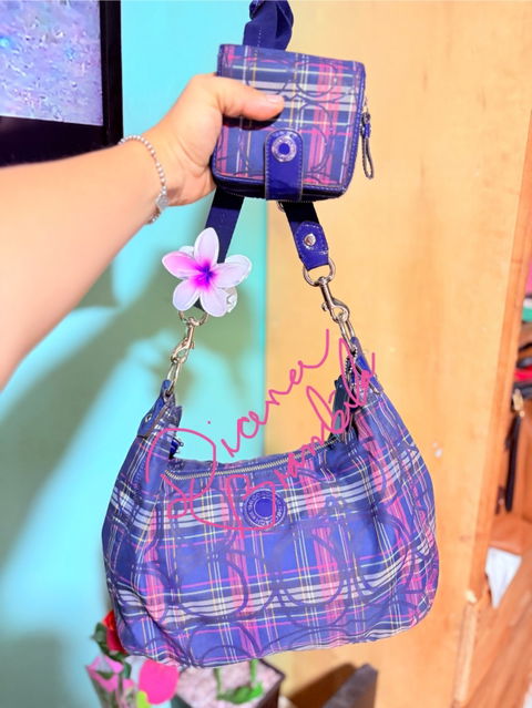 Bolso poppy vintage Coach en monograma morado con carterita a juego