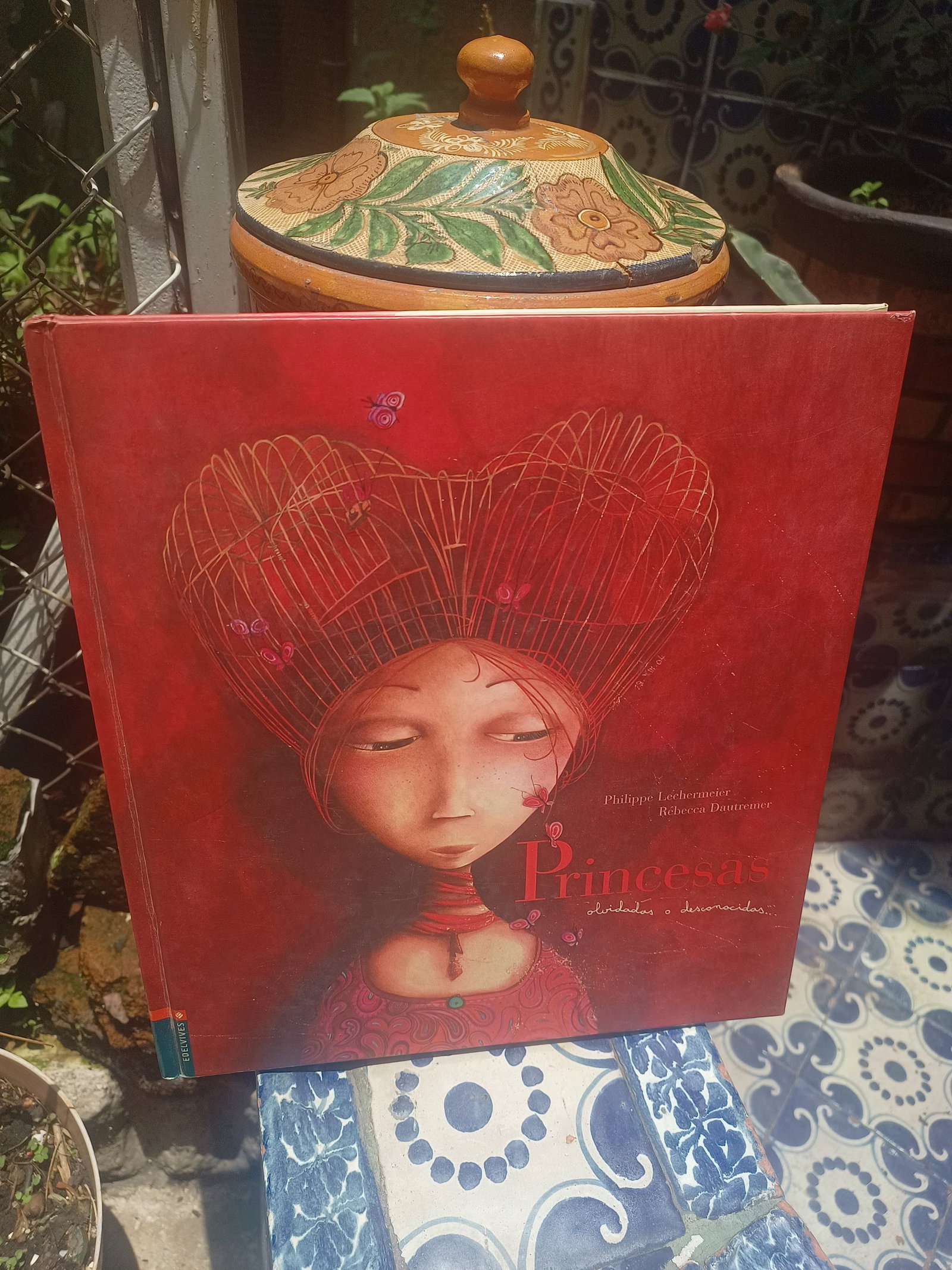 Libro 'Princesas olvidadas o desconocidas' de Philippe Lechermeier y Rebeca Dautremer