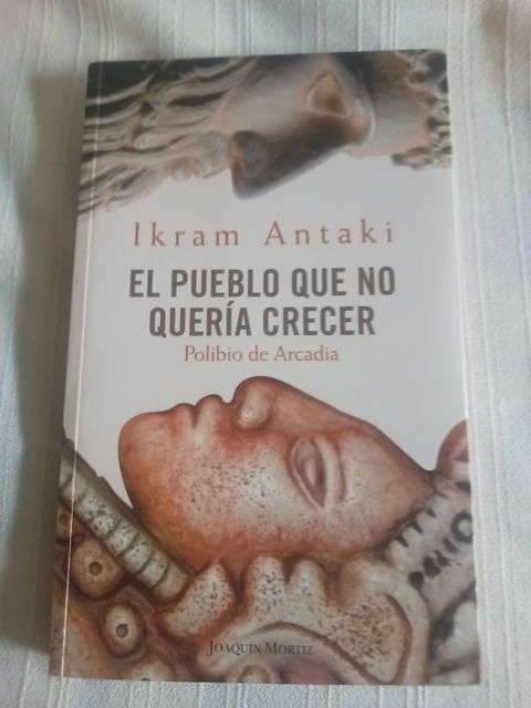 El pueblo que no quería crecer - Ikram Antaki
