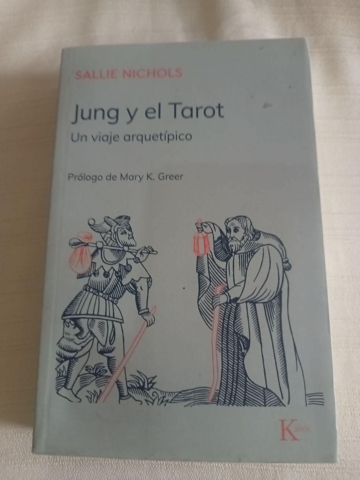 Libro: Jung y el Tarot - Sallie Nichols