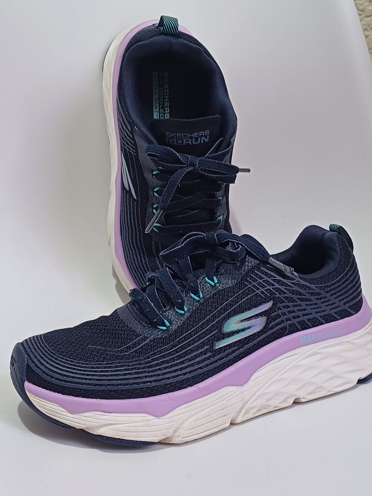 Tenis Skecher Max Cushion Elite azules para mujer 