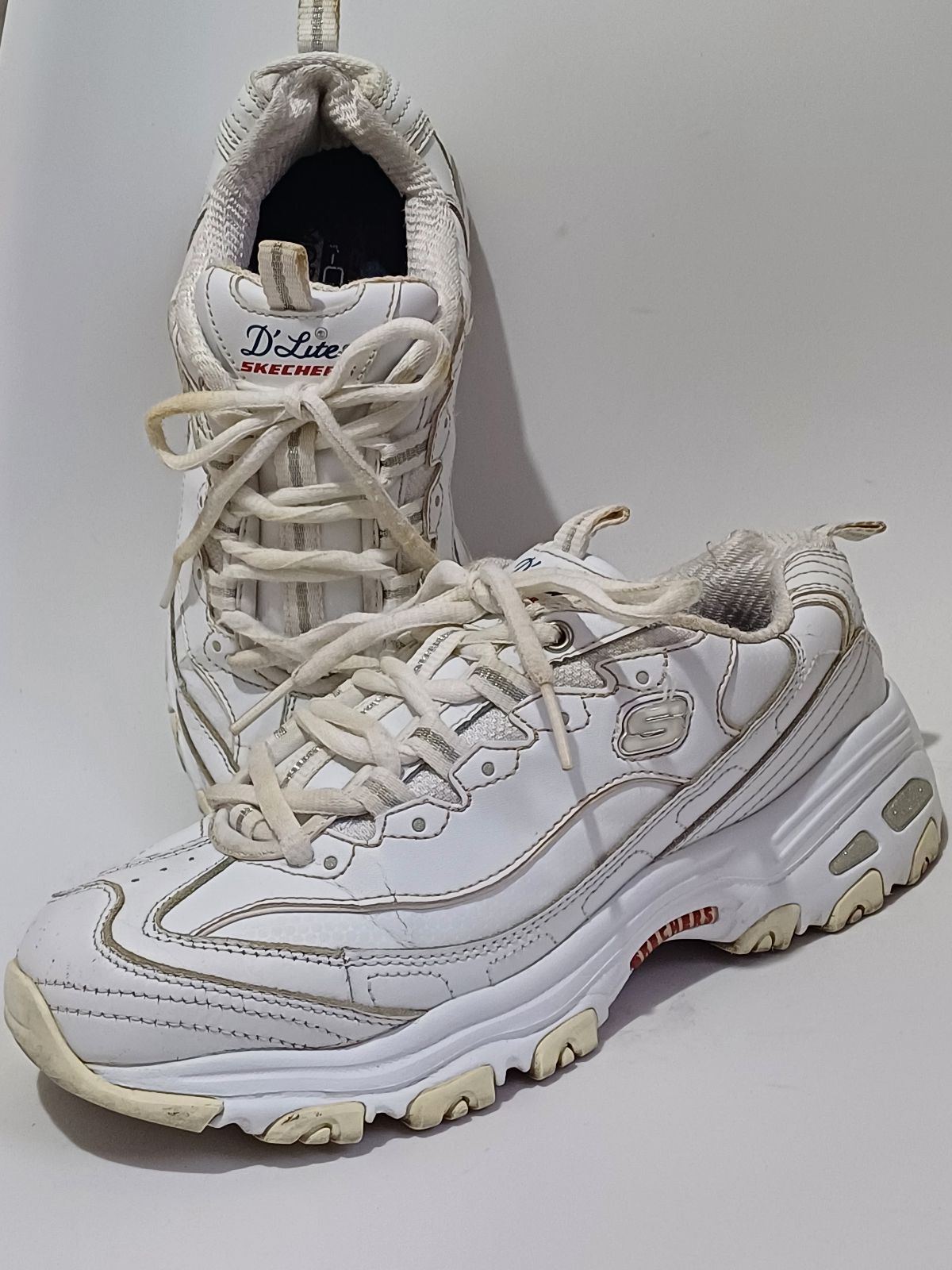 Tenis Skechers D lites chuncky de cuero blancos talla 24 