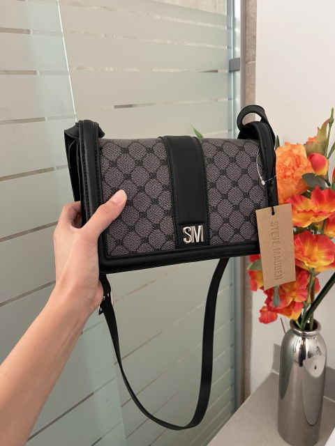 Crossbody Steve Madden Monogram Gris a Estrenar