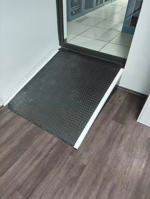 Rampa mediana Con antiderrapante
