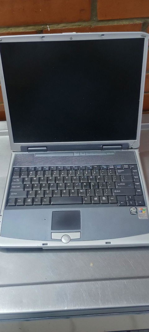 Laptops antiguas Dell Latitude y Great Quality para repuestos