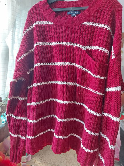 Suéter American Eagle Rojo con Rayas Blancas - Nuevo