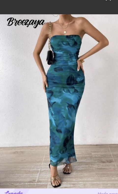 Vestido largo sin tirantes con estampado azul y verde