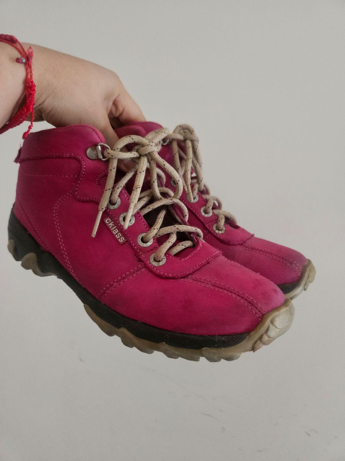 Bota tipo senderismo/outdoor/hiking