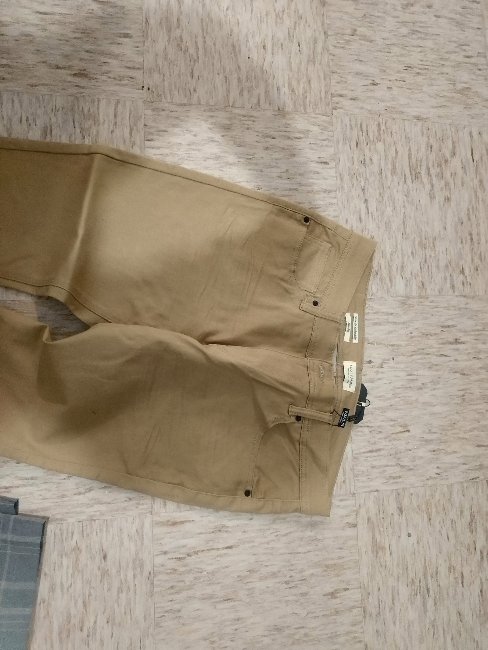 Celular Motorola moto g05 jalando al 100 ninguno detalle flexiado para cualquier compañía y ropa Ame