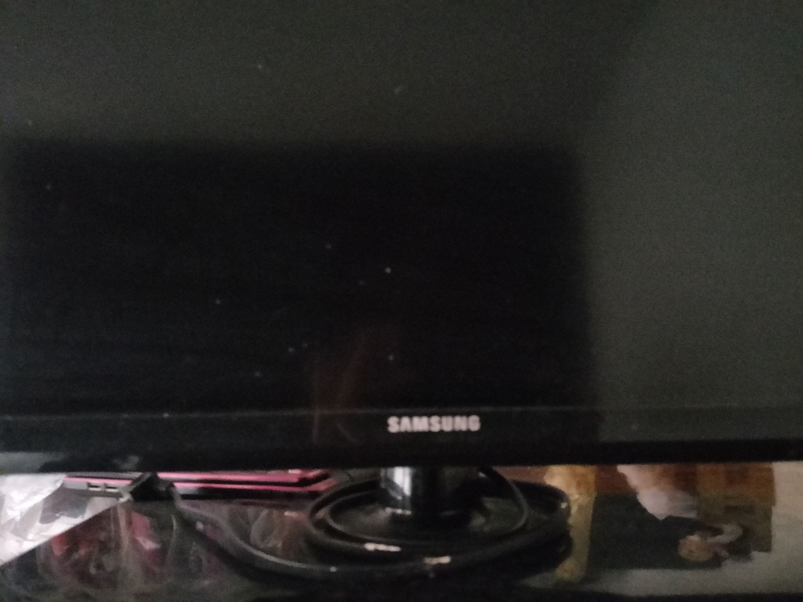 Televisor Samsung 32" con defecto en botón de encendido