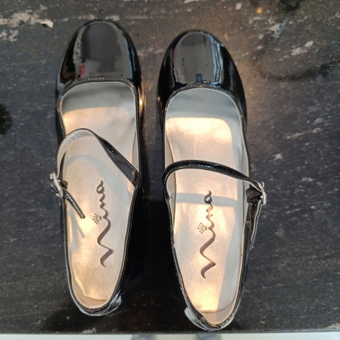 Zapatos Mary Jane Negros de Charol Marca Nina - Tacón de 3cm