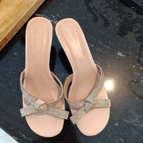 Sandalias de Vestir Olivia Miller Talla 5 (Mejor para Talla 4) - Color Nude/Oro Rosa