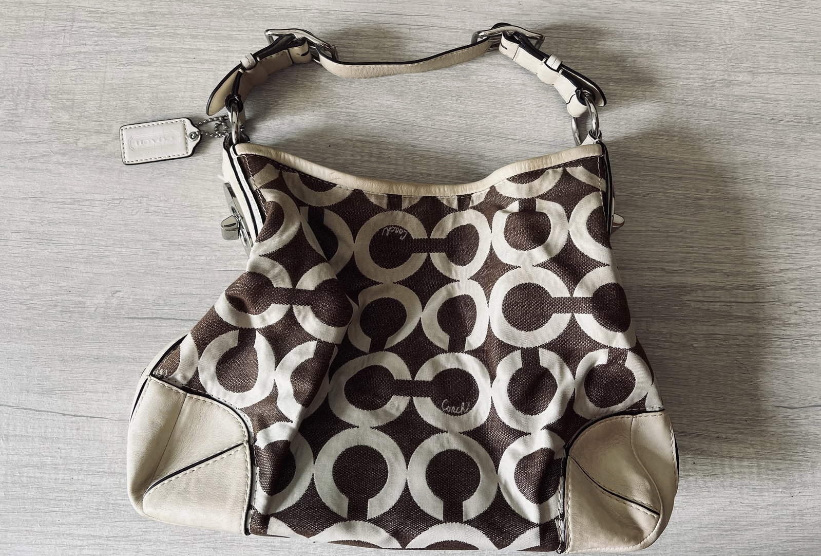 Bolsa Coach Peyton Canvas op Art Hobo Marrón y Crema