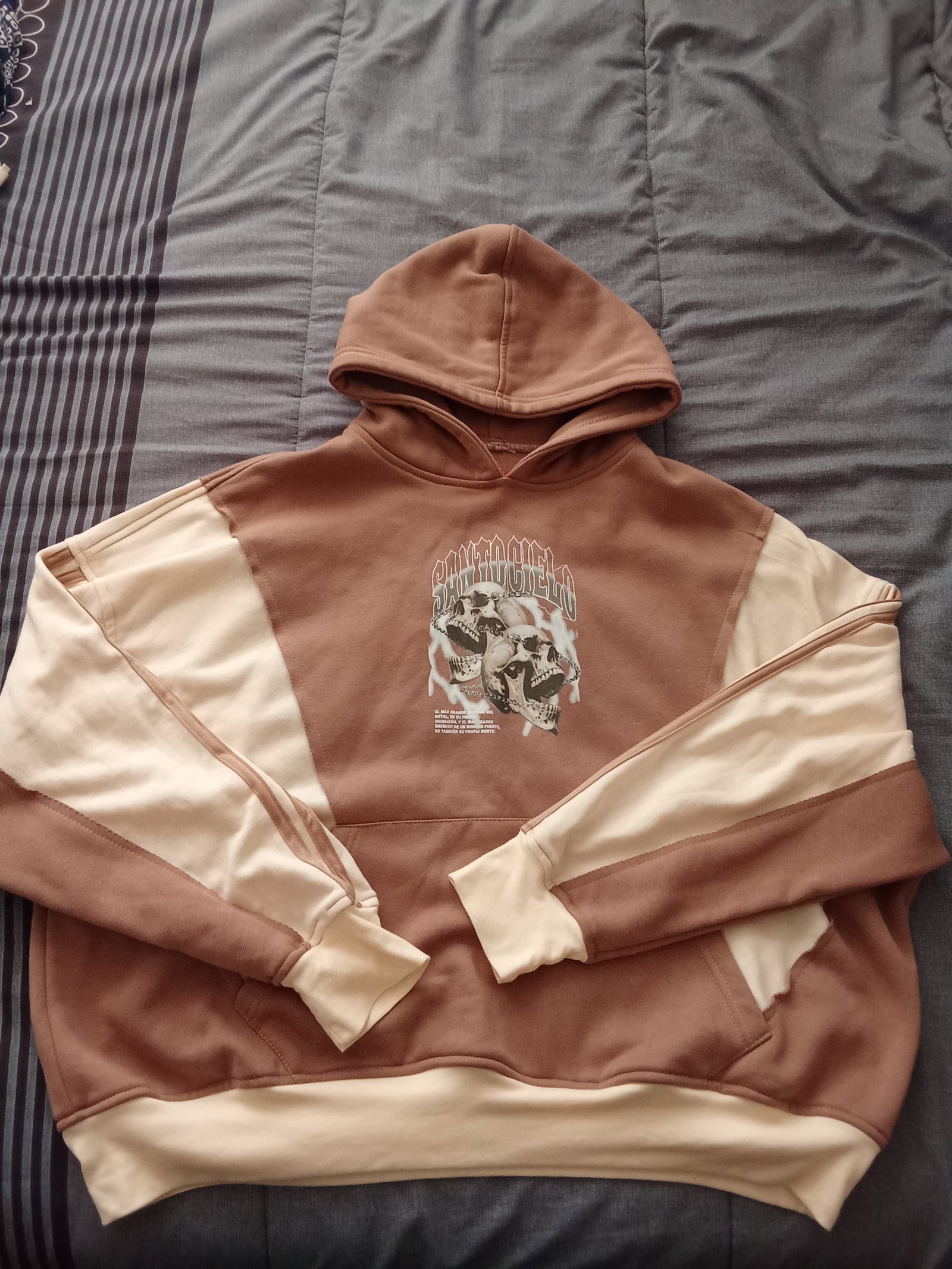 Hoodie / Sudadera café y beige con estampado 