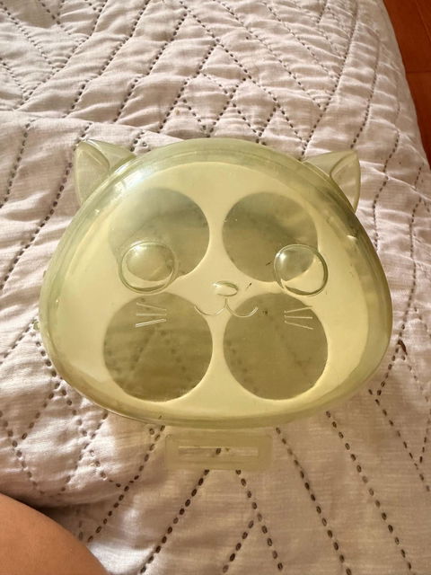 Contenedor para Beauty Blenders con diseño de Gatito