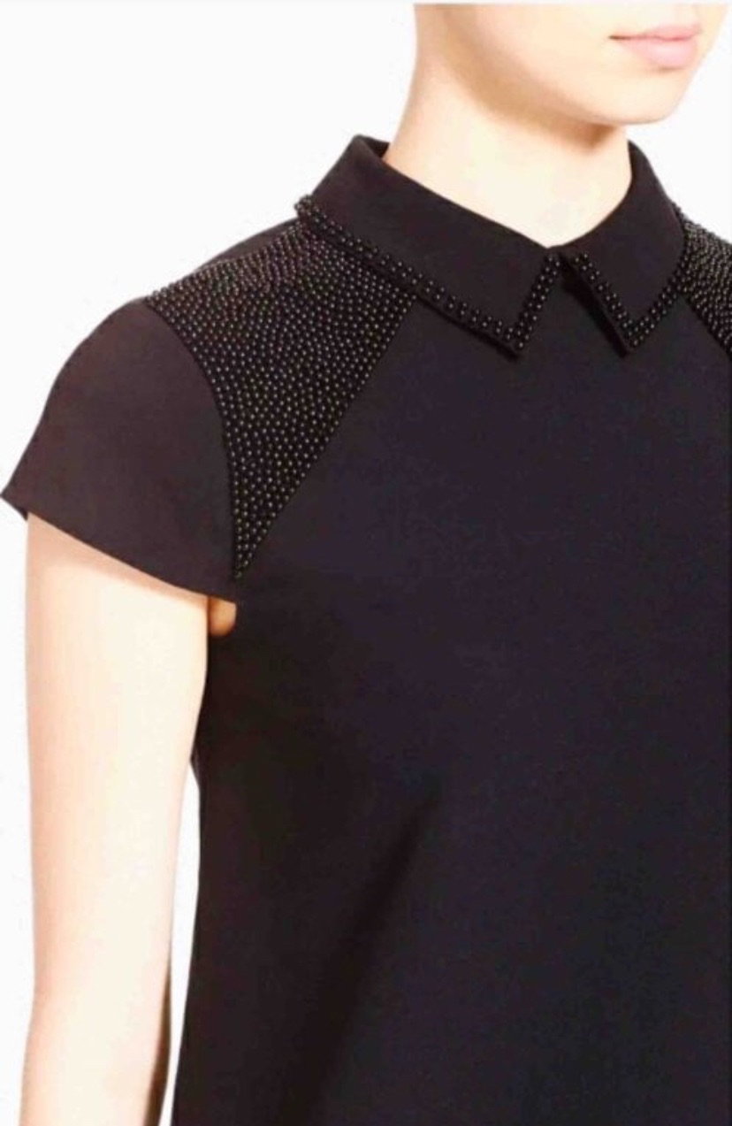 Blusa Ted Baker con cuentas en cuello