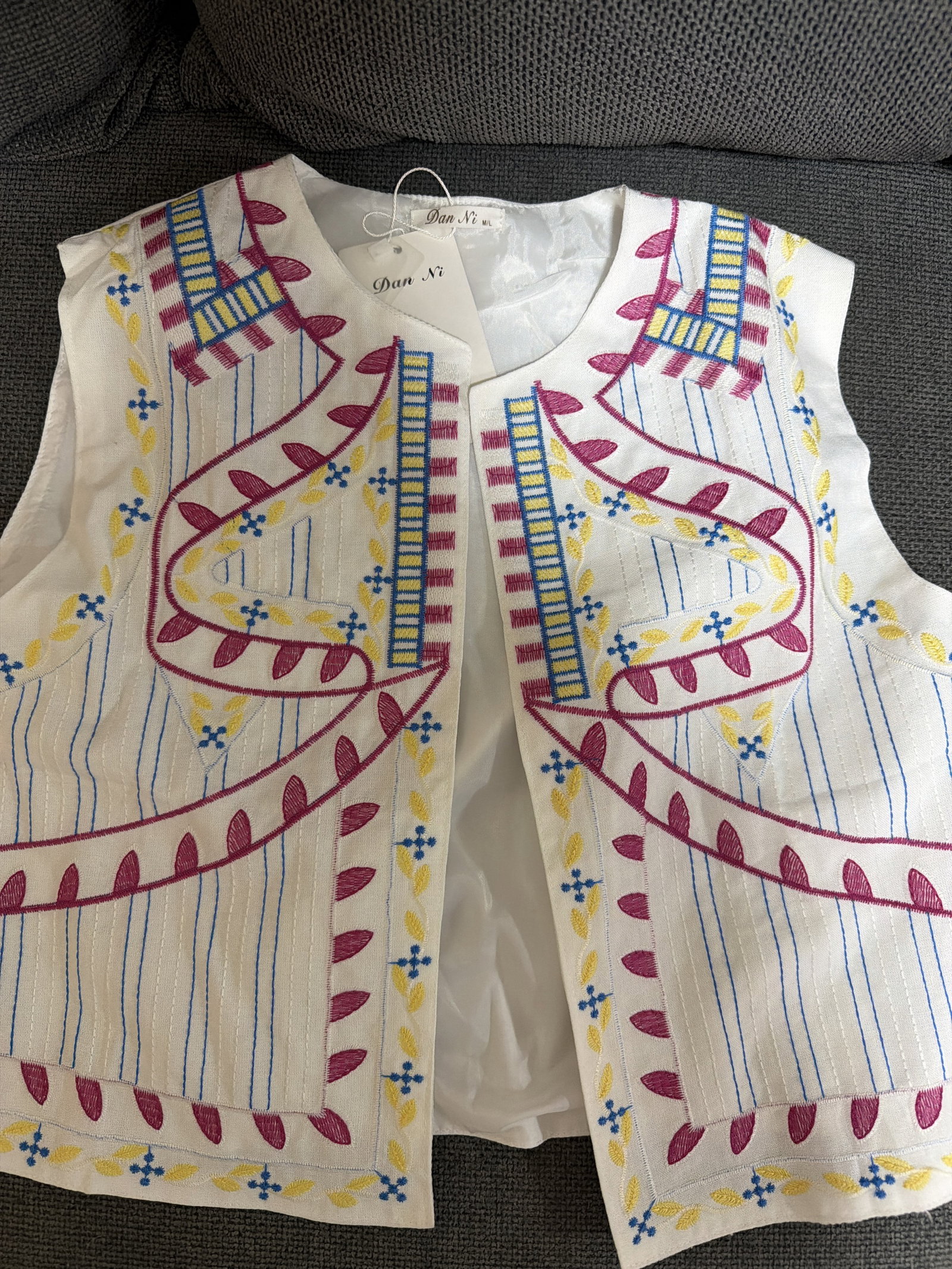 Chaleco blanco con estampado colorido - Nuevo