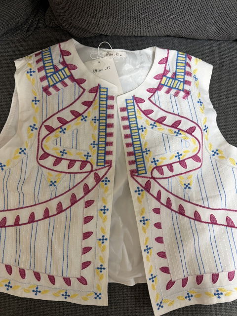 Chaleco blanco con estampado colorido - Nuevo