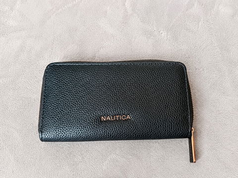 Billetera Nautica de Piel Negra con Compartimentos
