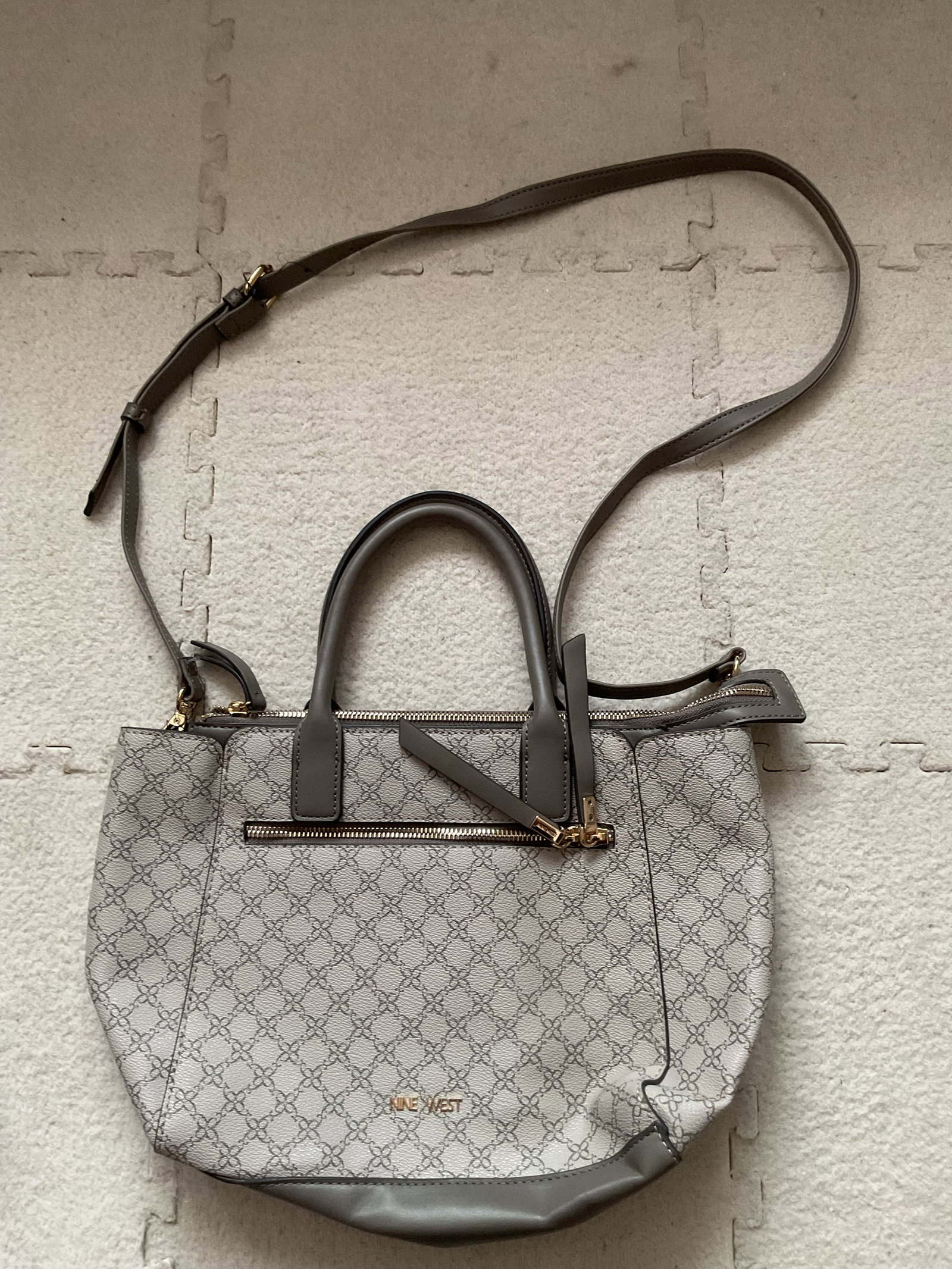 Bolsa Nine West en excelente estado