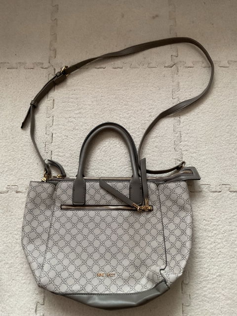 Bolsa Nine West en excelente estado
