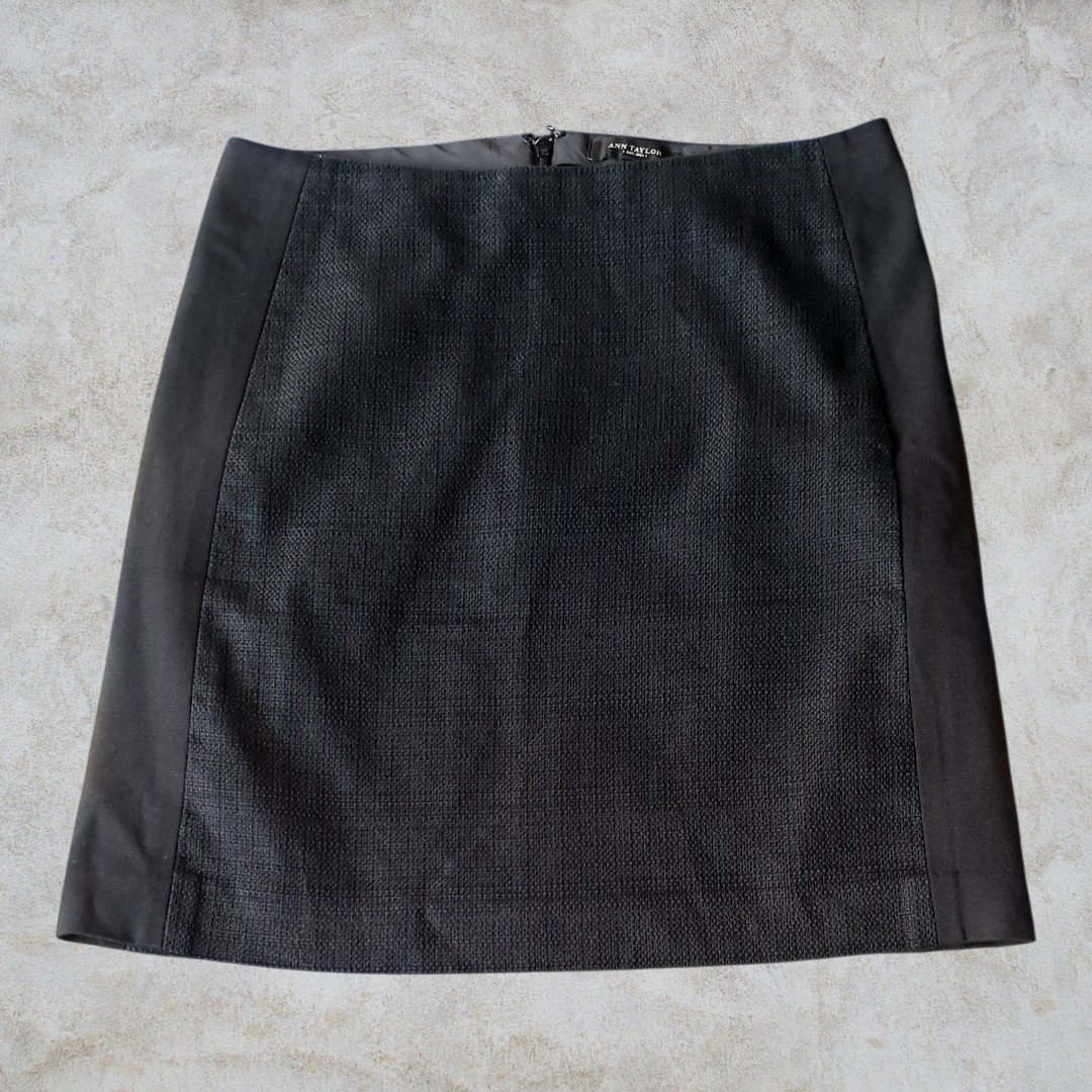 Falda negra Ann Taylor 