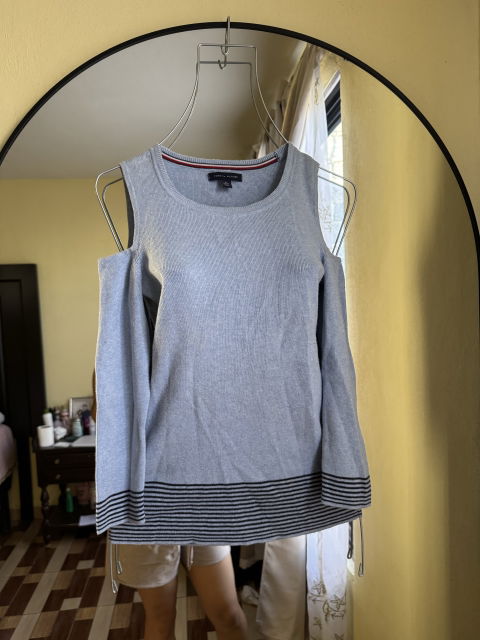 Suéter Tommy Hilfiger Talla XS Nuevo