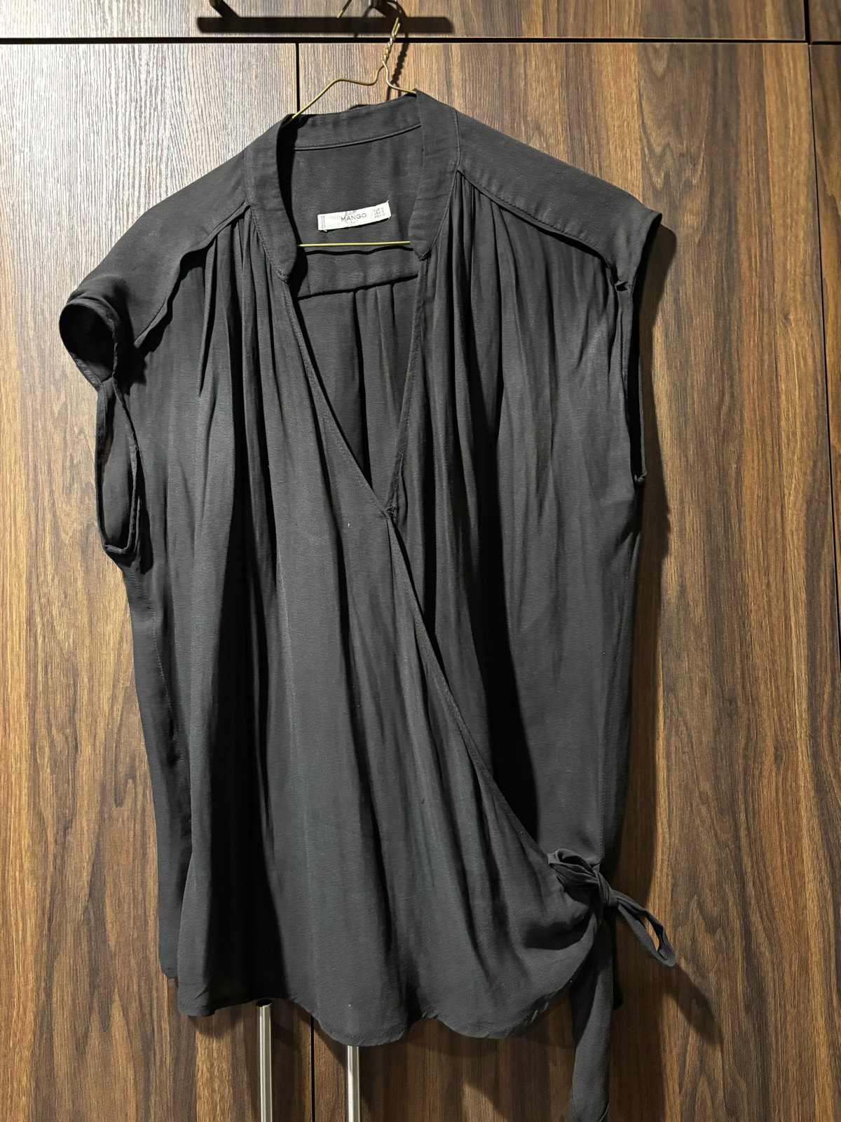 Blusa gris transparente de Mango talla M
