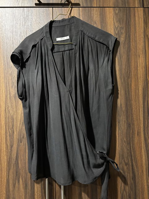 Blusa gris transparente de Mango talla M
