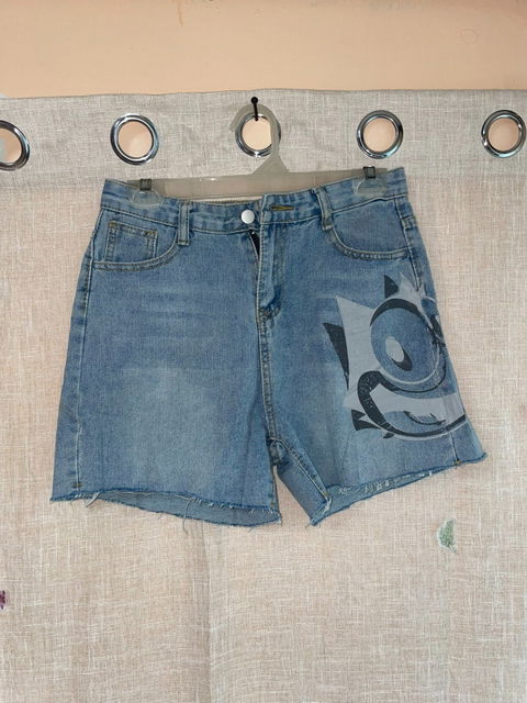 Short de mezclilla con estampado