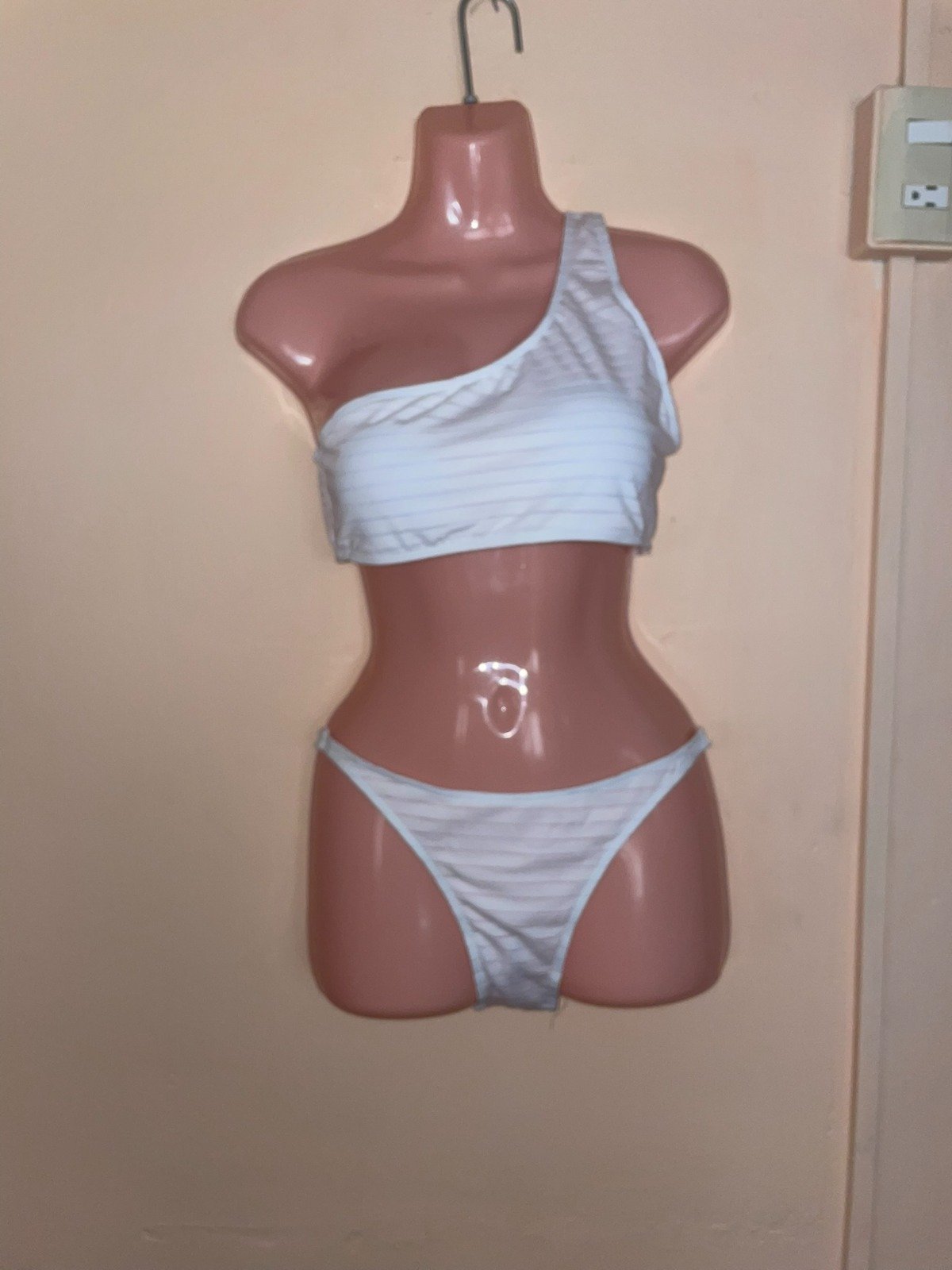 Traje de Baño de Dos Piezas SHEIN - Talla Mediana - Color Blanco