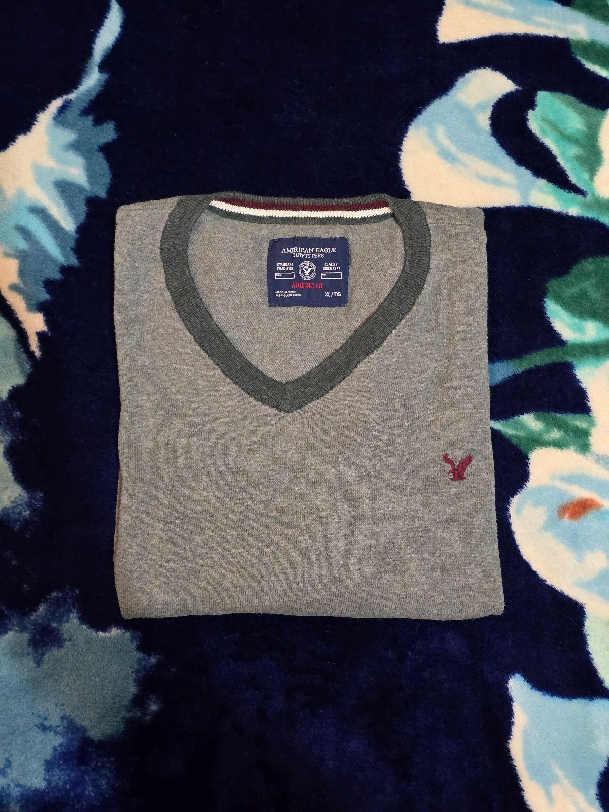 Suéter American Eagle Cuello V
