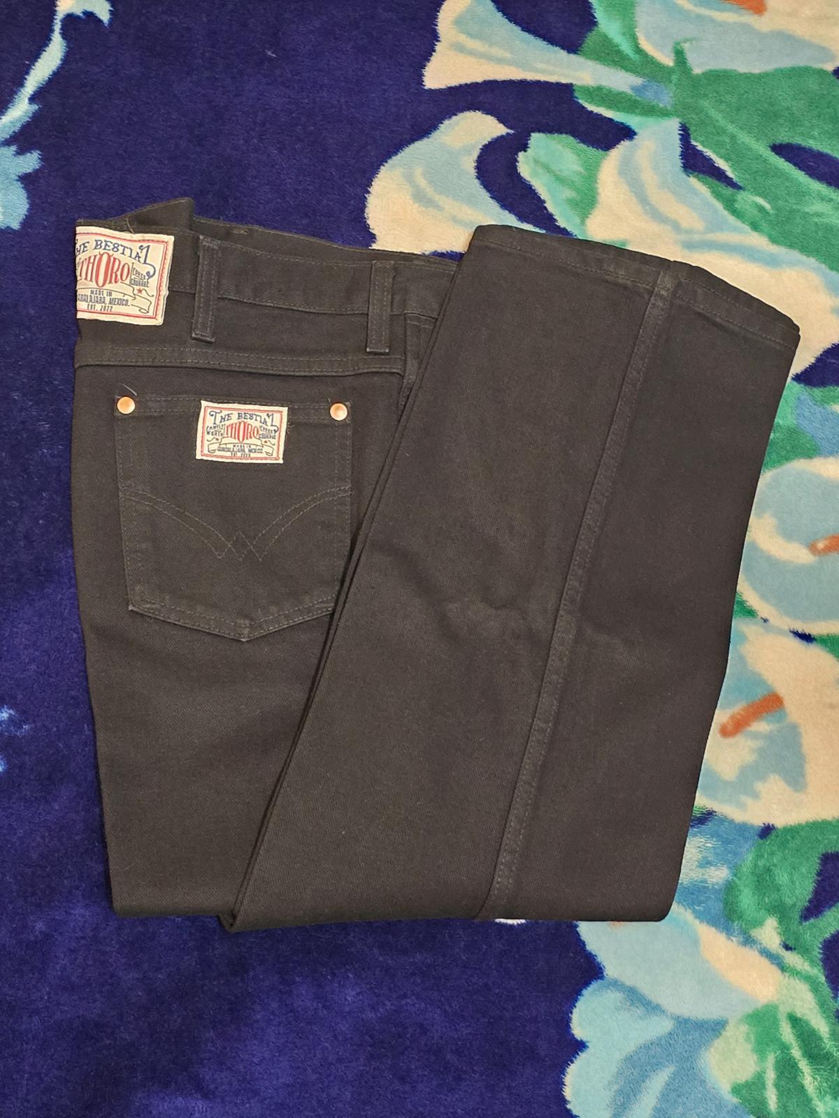 Pantalón Thoro Bootcut Color Negro