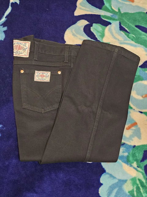 Pantalón Thoro Bootcut Color Negro