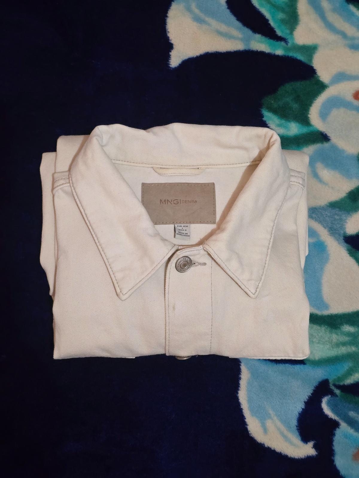 Chamarra Trucker Mango Color Beige