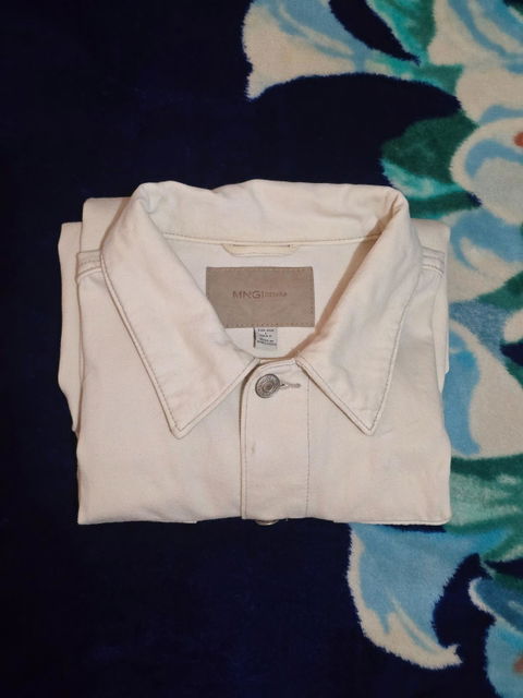 Chamarra Trucker Mango Color Beige