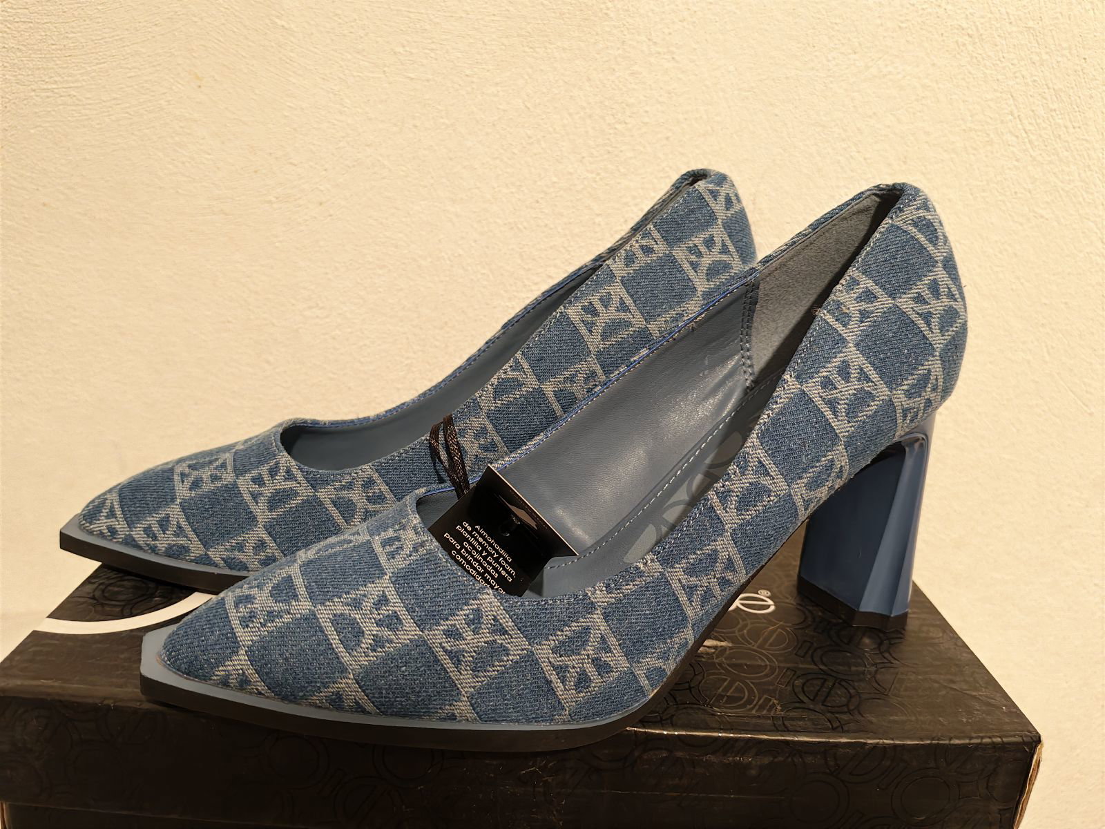 Zapatillas de Mezclilla Cloe con Tacón Grueso