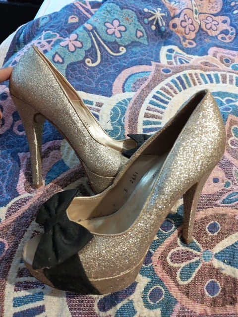 Zapatillas de fiesta Lob con brillo dorado