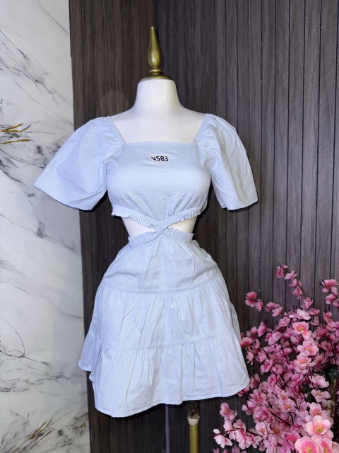 Vestido azul pastel con Cut Out