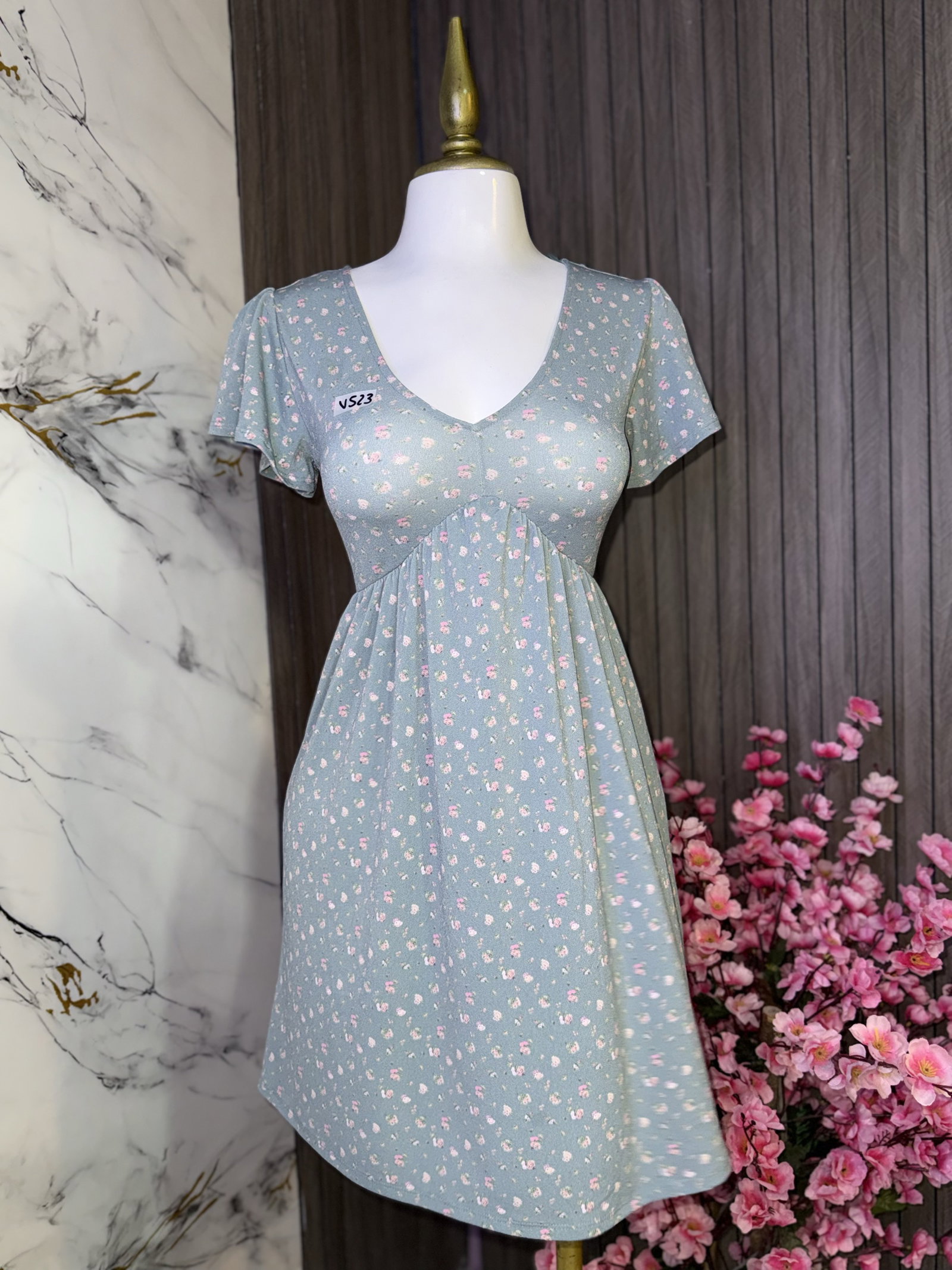 Vestido corto Aeropostale verde agua con estampado floral