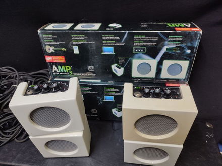 MINI AMPLIFICADOR DE GUITARRA CON BAFLE CABLE ADAPTADOR DE BAFLE USA PILAS O ELIMINADOR NOINCLIDOS