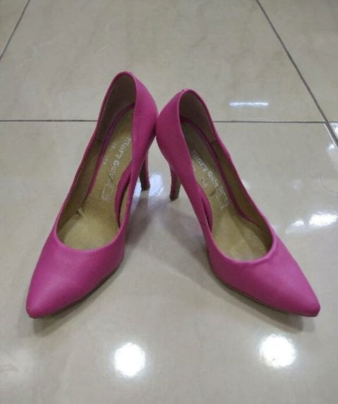 Zapatillas rosas de piel de borrego en excelente estado