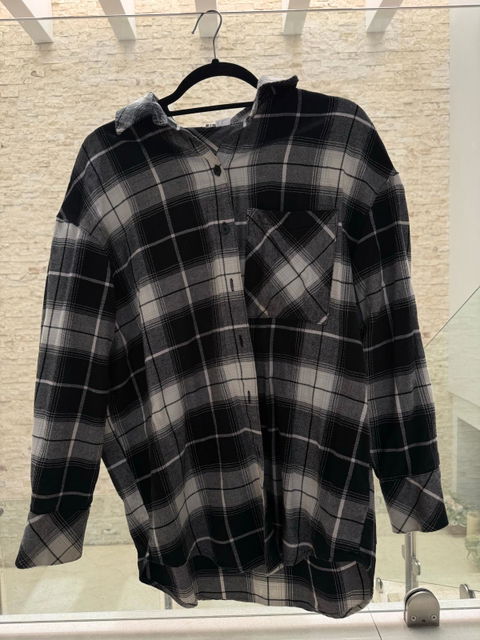 Camisa de cuadros blanca y negra talla XS amplia