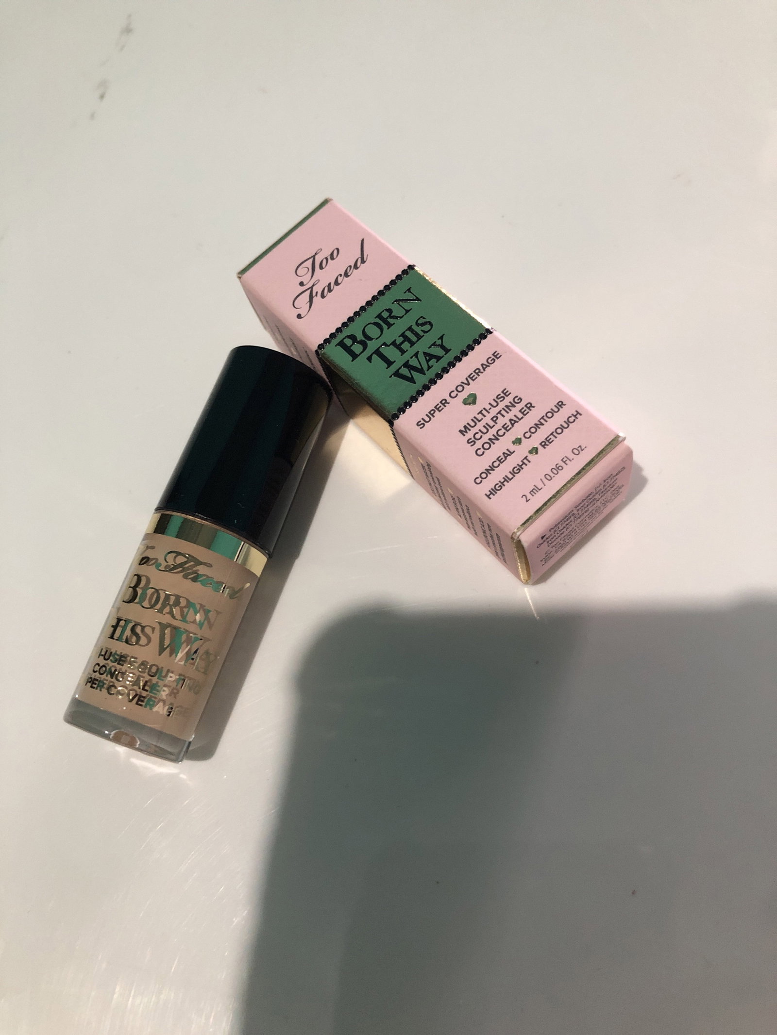 Corrector Too Faced Born This Way - Tono Almond 2ml