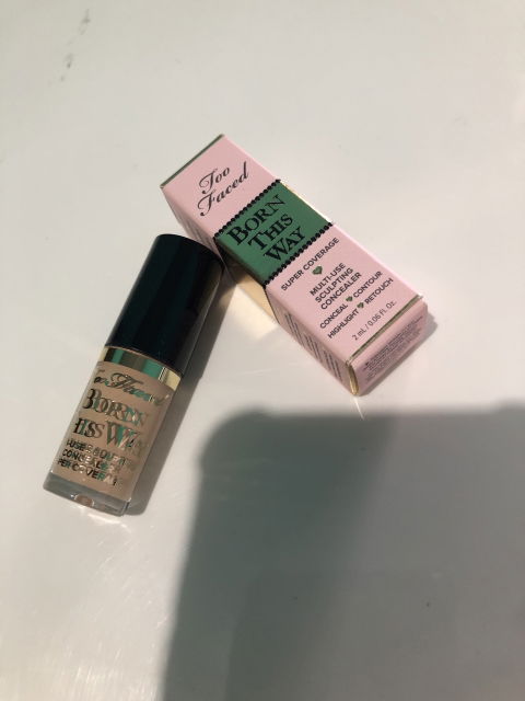 Corrector Too Faced Born This Way - Tono Almond 2ml