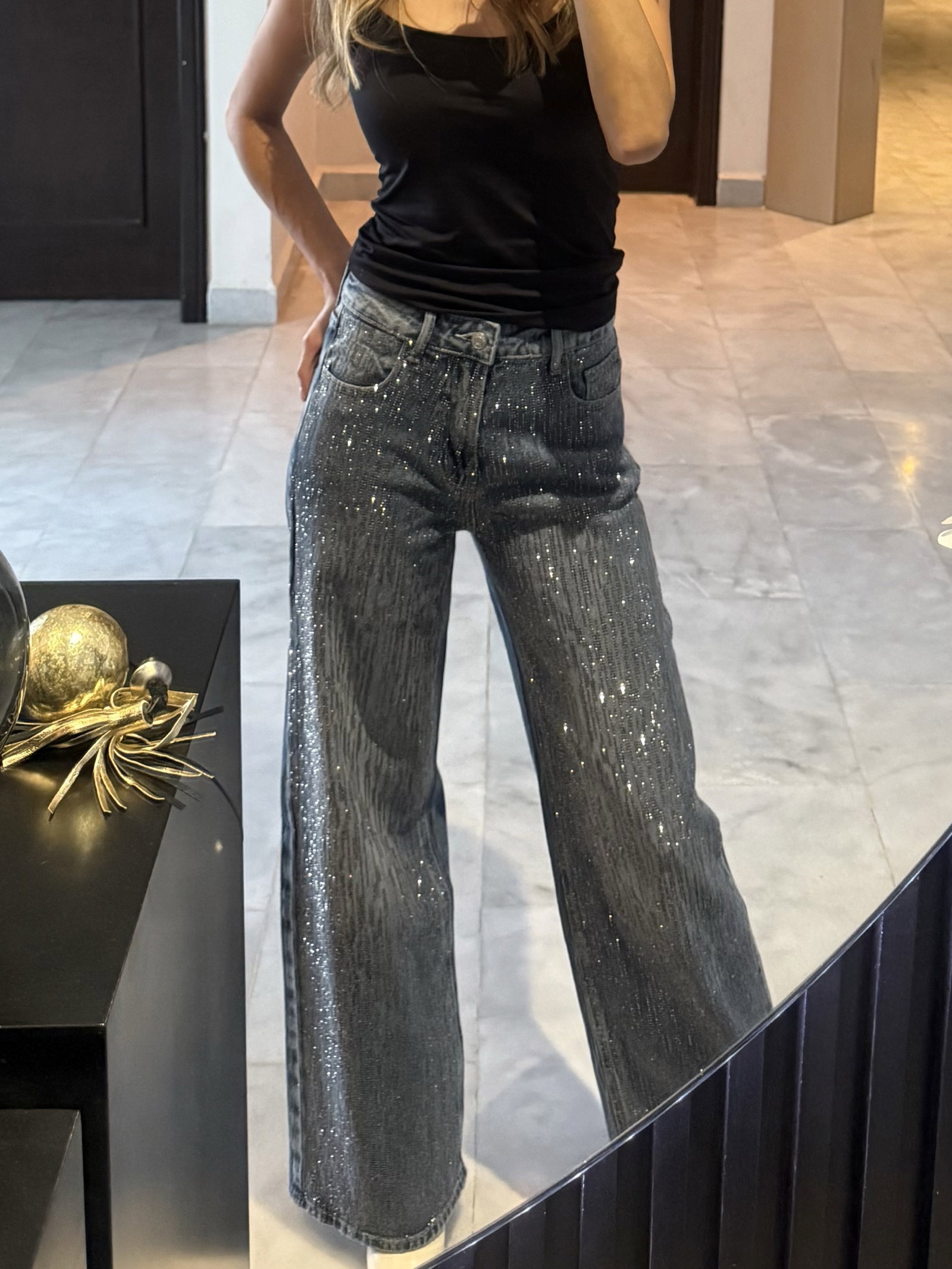 Mom jeans brillosos XS